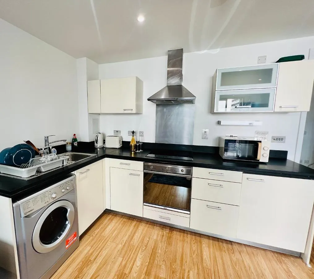 Apartment Modern Canary Studio- Wifi London United Kingdom